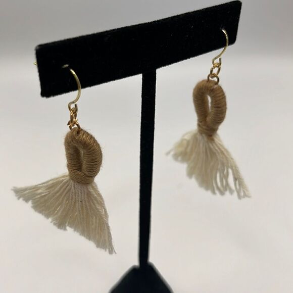 2.5” Gold Tone Large Cream Taupe Looped Tassel Bohemian Earrings - Picture 1 of 8